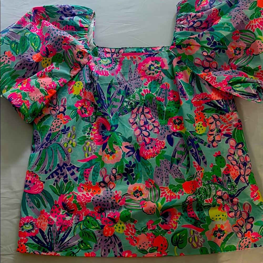 Lilly Pulitzer Green and Pink Puff Sleeve Blouse. New never worn